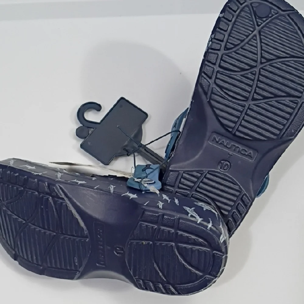 NAUTICA KIDS NAVY AND WHITE SHARK-PRINT WATER CLOGS SIZE 10 NWT